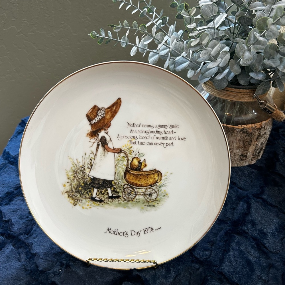 Mothers Day 1974 Collectors Plate